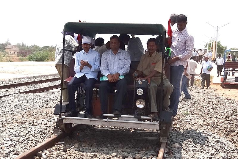 பழனி - பொள்ளாச்சி அகல ரயில் பாதை பணிகள் ஆய்வு